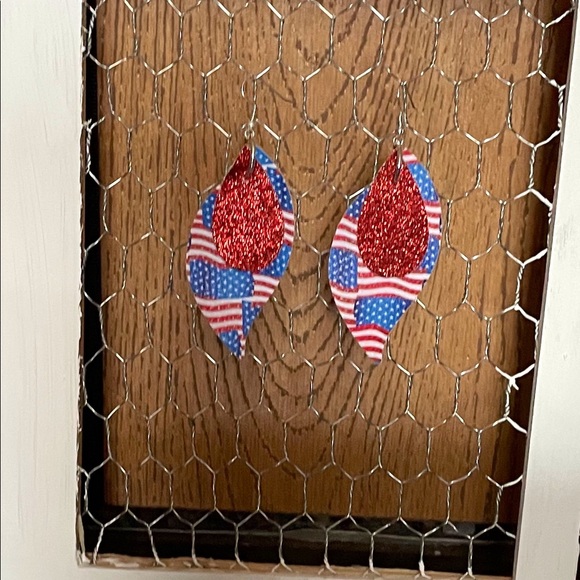 Fourth of July earrings - Picture 2 of 7